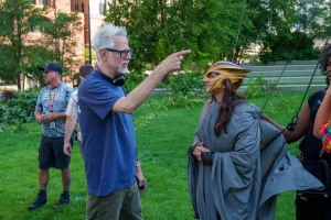 شایعات فیلم های بتمن ۳ و دنباله سوپرمن حقیقت دارند؟ - پوستر superman isabela merced as hawkgirl and james gun bts photo 685071cd8a108c5b9884e3d2 superman isabela merced as hawkgirl and james gun bts photo 685071cd8a108c5b9884e3d2